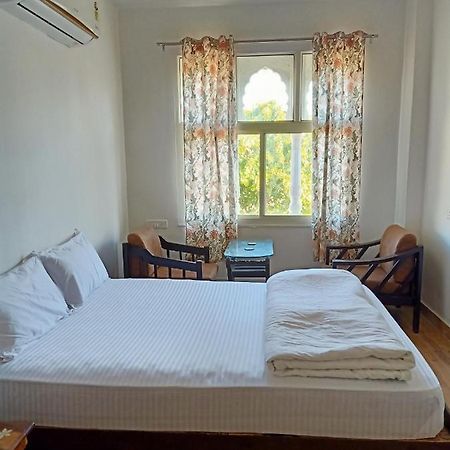 Hindupura Residency Hotel Савай Мадхопур Екстериор снимка