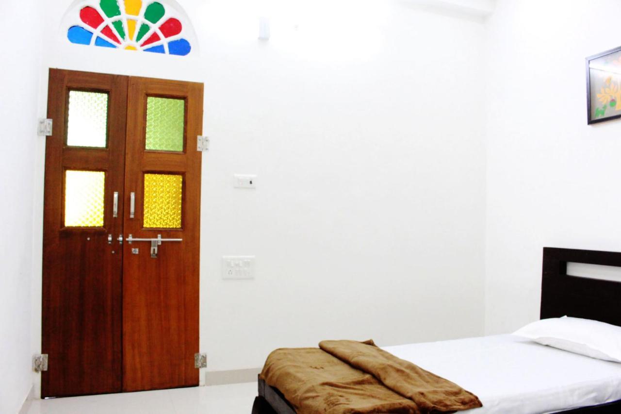 Hindupura Residency Hotel Савай Мадхопур Екстериор снимка