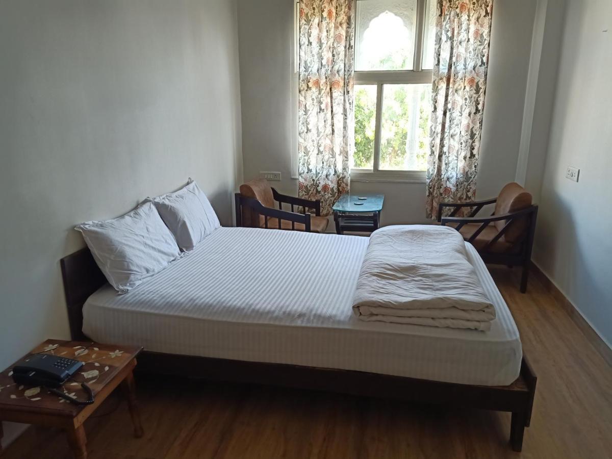 Hindupura Residency Hotel Савай Мадхопур Екстериор снимка