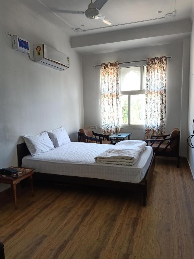 Hindupura Residency Hotel Савай Мадхопур Екстериор снимка