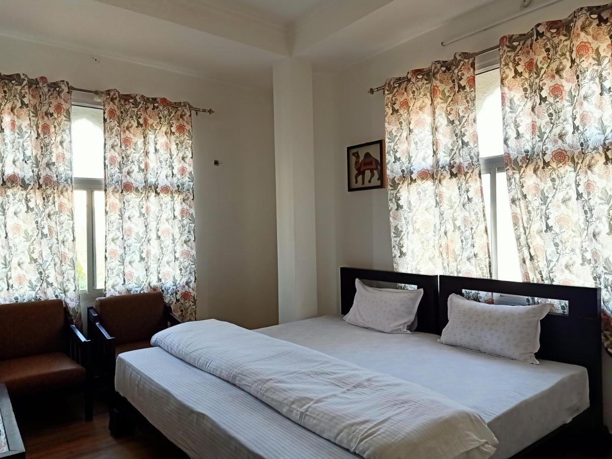 Hindupura Residency Hotel Савай Мадхопур Екстериор снимка