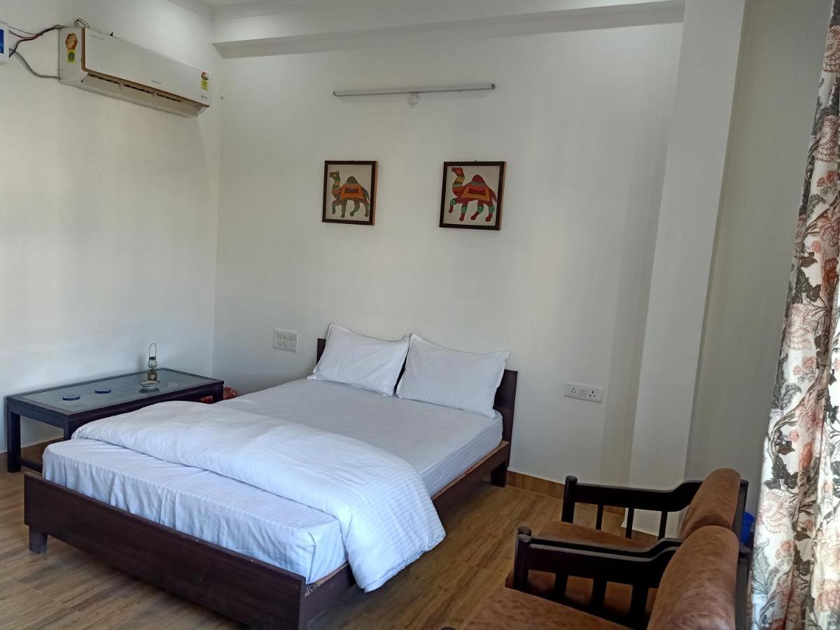 Hindupura Residency Hotel Савай Мадхопур Екстериор снимка