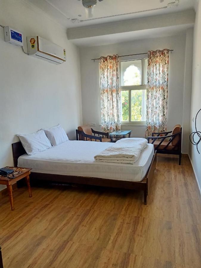 Hindupura Residency Hotel Савай Мадхопур Екстериор снимка